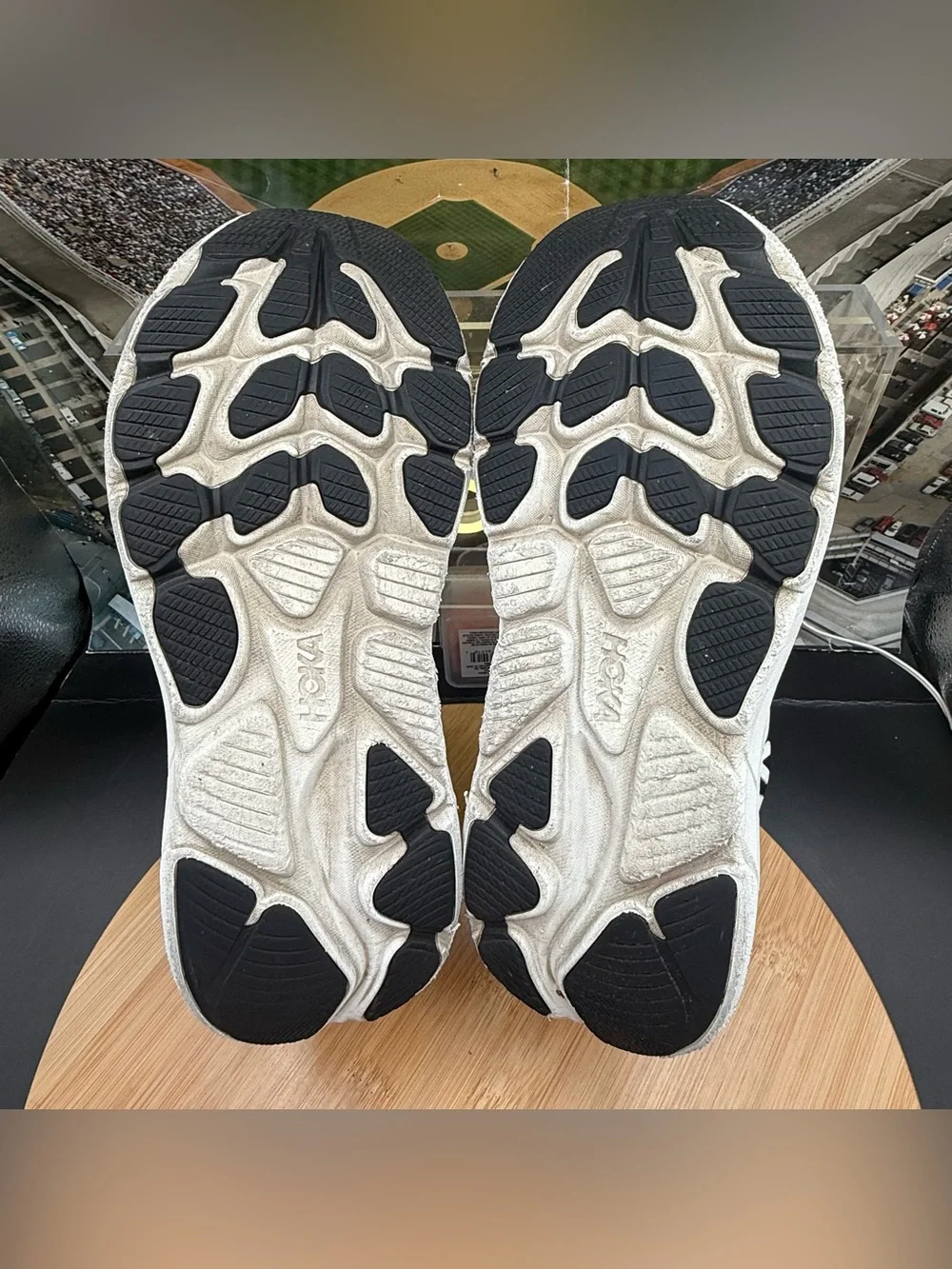 Hoka Clifton 10 Big Kids Athletic Shoes Black/White Size 7MD